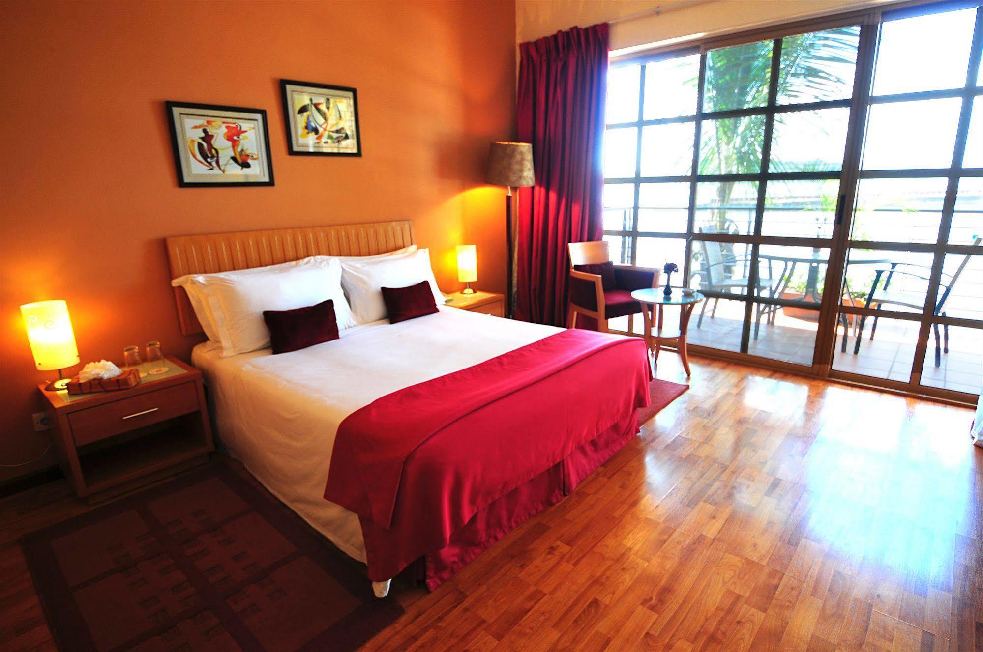Speke Resort & Conference Centre Munyonyo Eksteriør billede