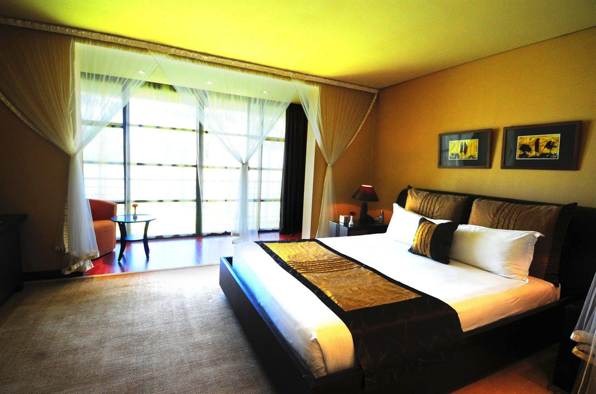 Speke Resort & Conference Centre Munyonyo Eksteriør billede