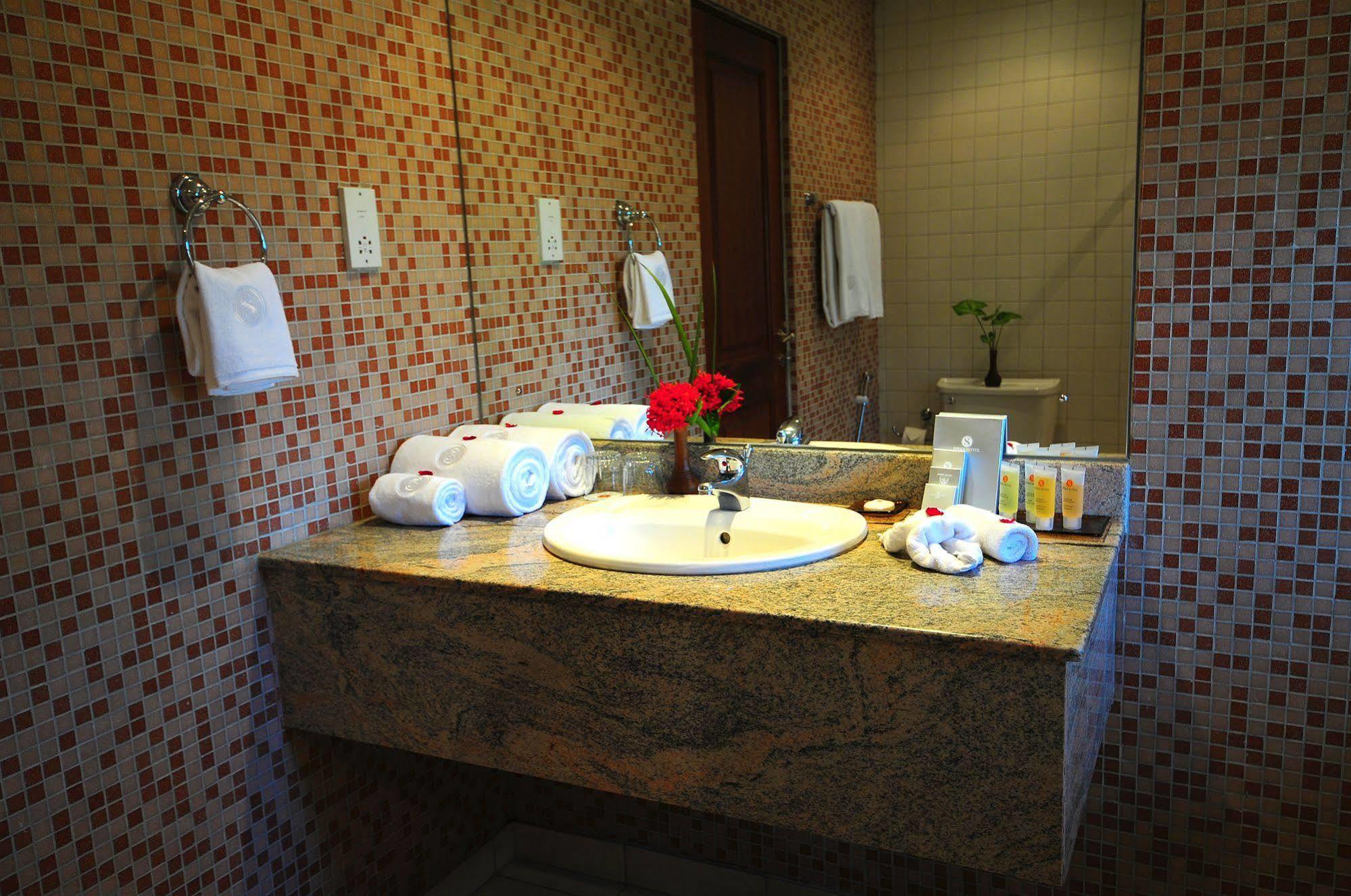 Speke Resort & Conference Centre Munyonyo Eksteriør billede