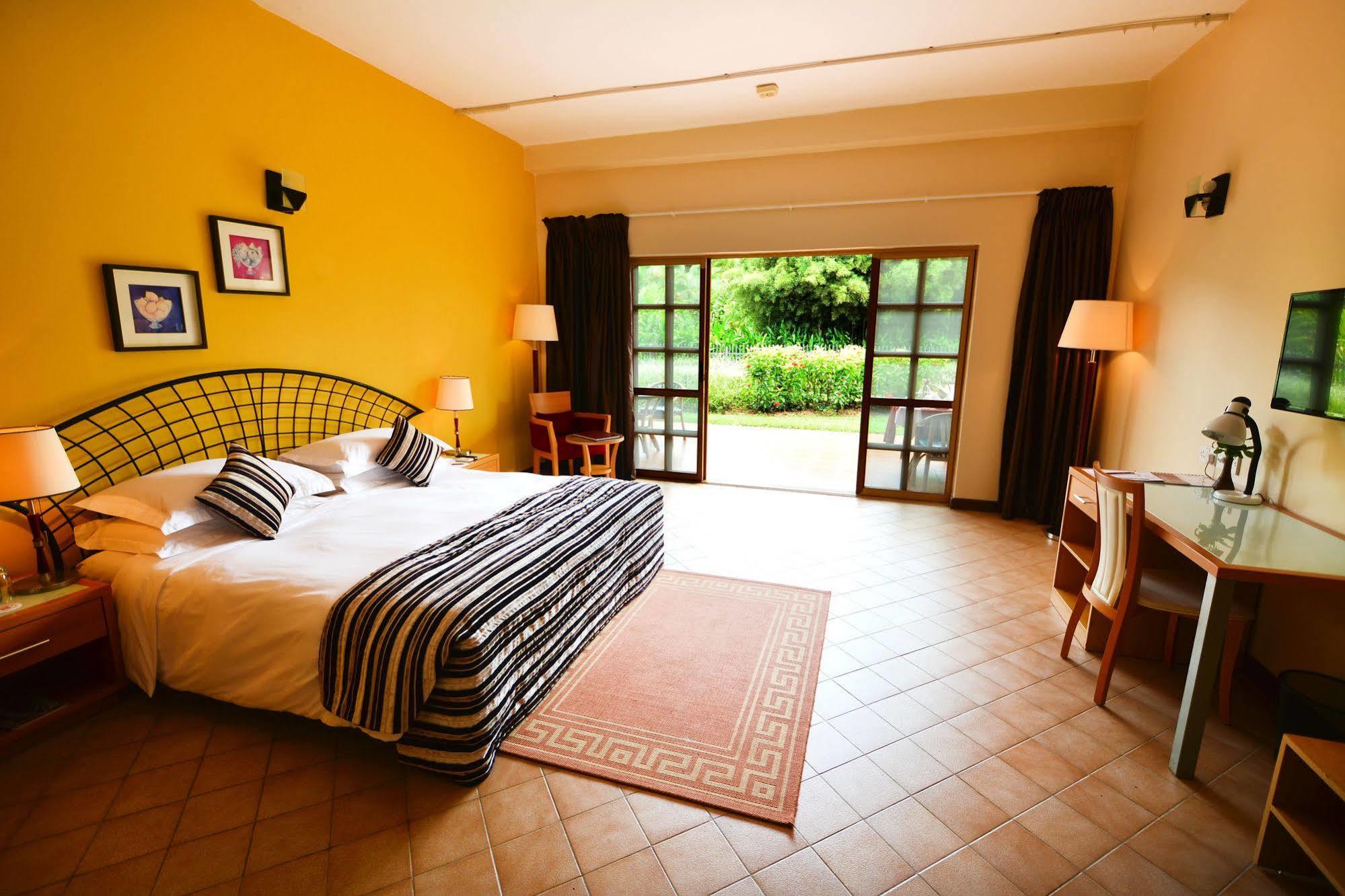 Speke Resort & Conference Centre Munyonyo Eksteriør billede